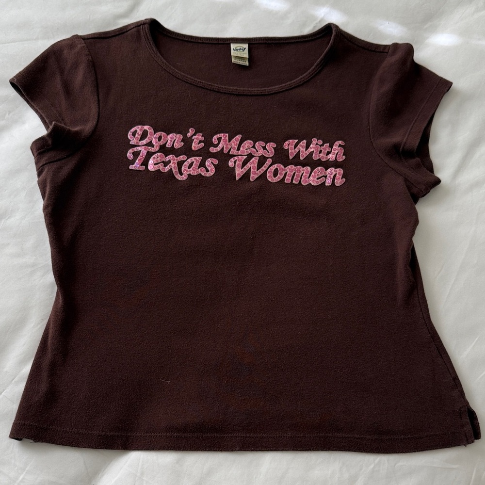 Kavio Brown Tee with Pink Text